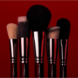 MUST-HAVE BRUSHES